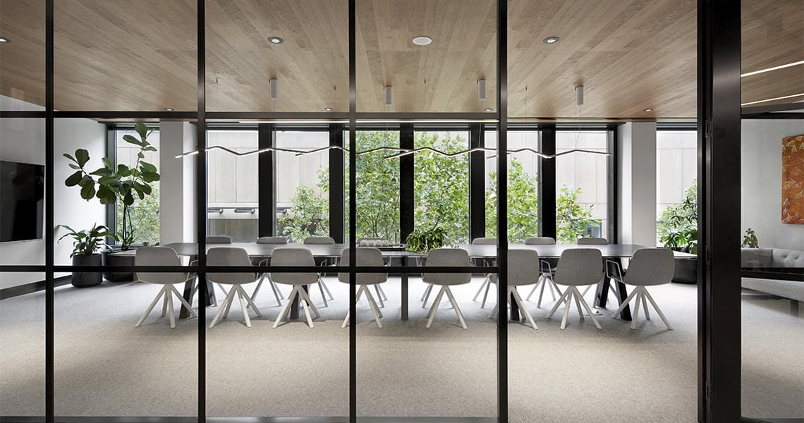 Quality and price of office furniture Viccarbe