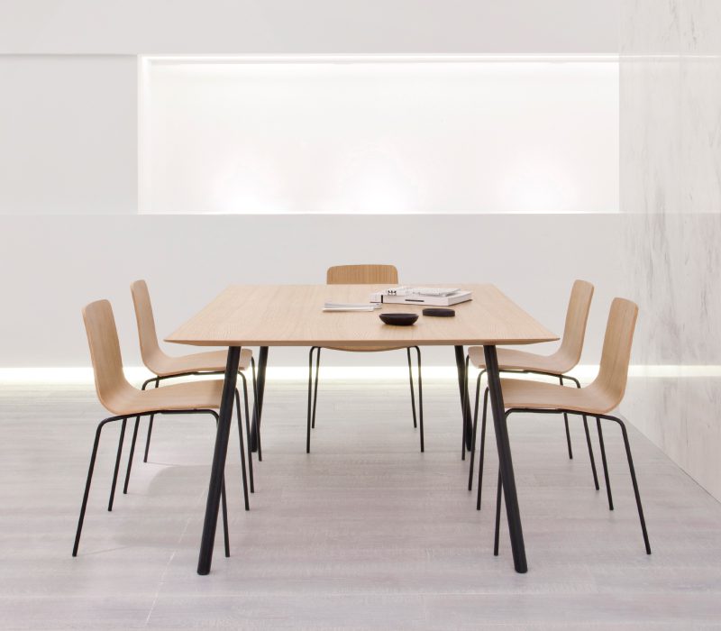 Advantages and disadvantages of working in the office Viccarbe